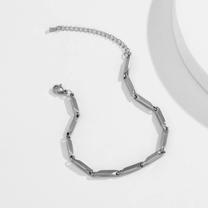 Bracelet pour homme en acier titane argenté minimaliste avec fermoir réglable