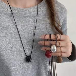 Minimalist Alloy Oval Pebble Pendant Necklace Smooth Glossy Bean Shape Liquid Metal Style Wax Cord Clavicle Chain Jewelry