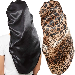 Set di cuffie da notte lunghe in raso nero e stampa leopardata per la cura dei capelli