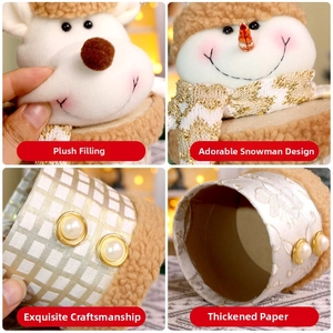 Dettaglio della testa di renna in peluche con perle e base in carta spessa per confezioni