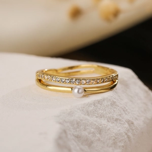 Elegant gold-plated double-layer ring with sparkling zircon pavé and a lustrous round pearl