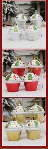 Détails d'ornements de Noël en forme de cupcake en argent, rouge et or avec paillettes