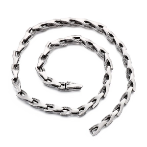 Collier chaîne serpent en acier inoxydable argenté avec maillons polis et texturés