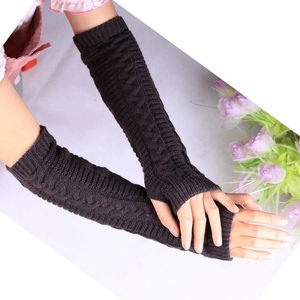 Détails de gants longs en maille torsadée marron foncé avec trou pour le pouce hiver