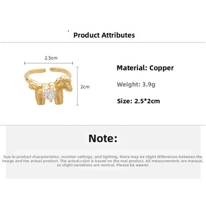 Detailed view of horse ring with heart zircon, copper material, size 2.5cm by 2cm