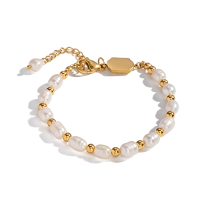 Elegant natural freshwater pearl bracelet with gold stainless steel chain and lobster clasp