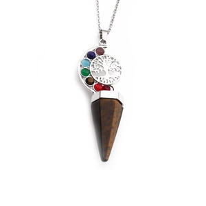 Collana Albero della Vita con 7 perle chakra e ciondolo di cristallo esagonale