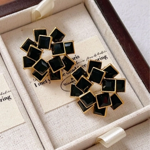 Vintage geometric flower earrings with black square zircons in gold-plated settings