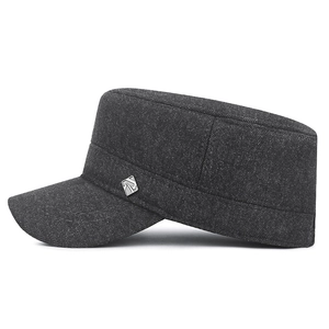 Berretto cadet invernale da uomo in twill grigio con fodera in pile e paraorecchie caldo