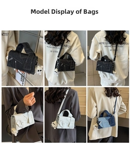 Vues détaillées du sac à bandoulière en denim patchwork pour femme avec pompon