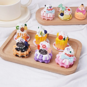 Simpatici portachiavi in PVC con mini torte, waffle e decorazioni natalizie festive