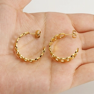18K gold plated interlocking link hoop earrings with vintage geometric chain design