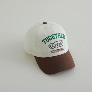 Detailed embroidery of cartoon dogs and letters on two-tone kids baseball cap