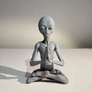 Meditation Alien Figurine Resin Gray Zen Yoga Pose Statues For Desk Office Home Garden Decor Accessories