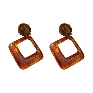 Vintage tortoiseshell resin square hoop earrings with amber textured round studs