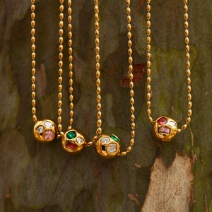 Colliers en acier inoxydable plaqué or 18k PVD avec pendentifs boules en strass colorés