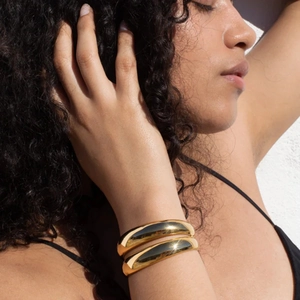 Polished 18k gold plated chunky double layer open bangles for women in minimalist style