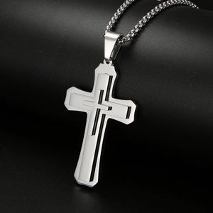 Collier pour hommes en acier inoxydable poli argenté avec pendentif double croix et chaîne