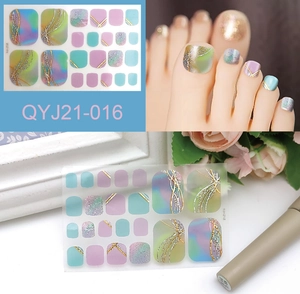 Detail of QYJ21-016 gradient toenail stickers with gold lines and glitter accents