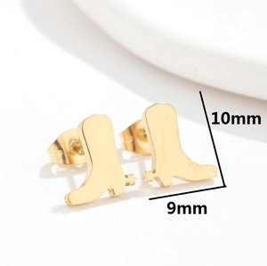 Minimalist gold star boot-shaped stud earrings for women with detailed 10mm size markings