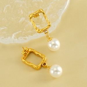 Elegant gold stainless steel rectangular earrings with hanging round white pearls