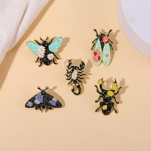Insect Enamel Brooch Pin Alloy Floral Scorpion Moth Beetle Design Unique Aesthetic Fashion Jewelry Accessory For Clothing