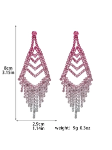 Detail of pink gradient rhinestone tassel earrings with 8cm length and 9g weight dimensions