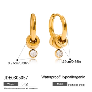 Détails des boucles d'oreilles en acier inoxydable doré avec zircons et dimensions