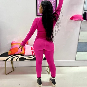 Ensemble de yoga haut de sport côtelé rose rouge à manches longues et legging serré