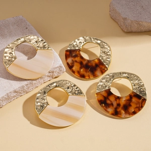 Minimalist irregular acrylic round hollow earrings in gold and tortoiseshell finish