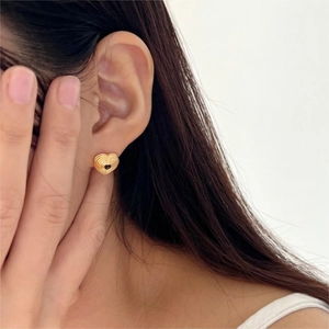 Elegant 925 sterling silver heart stud earrings with black stone and spiral texture
