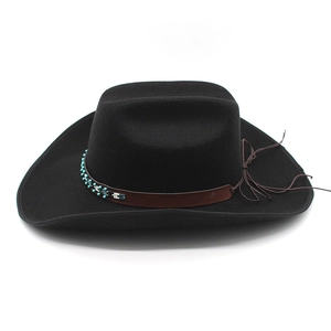 Klassischer schwarzer Cowboyhut aus Wollfilz mit ethnischer Perlenverzierung aus Leder