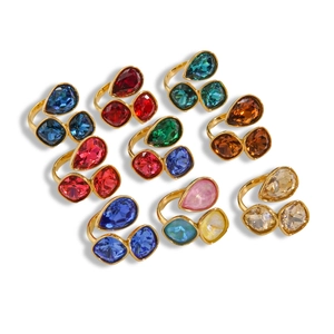 Luxuriöses 14K vergoldetes Titanstahl Ring-Set mit birnen- und quadratischen Zirkonia