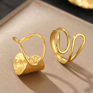 French vintage style hammered gold open ring set with irregular wave pattern designs