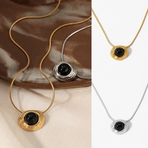 Collier Pendentif Vintage 316 Acier Inoxydable Agate Noire Texture Ondulée Ronde Chaîne Serpent Bijoux Élégants Femmes