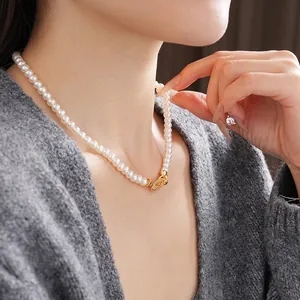Retro Artificial Pearl Necklace Copper With Zircon Pave Oval Interlocking Clasp Elegant Fashion Choker Jewelry For Women