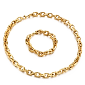 Set gioielli in acciaio al titanio dorato con collana a catena e bracciale coordinato