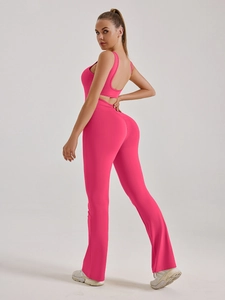 Rosafarbener rückenfreier Yoga-Jumpsuit mit Schlaghose und Scrunch-Butt-Detail für Damen