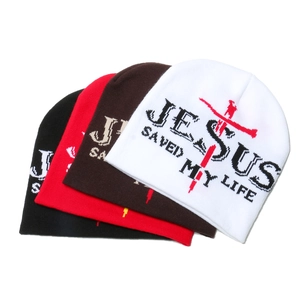 Bonnets en tricot Jesus Saved My Life avec jacquard croix en noir, rouge, café et blanc