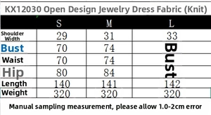 Guide des tailles détaillé pour robe en maille ajourée avec ornements bijoux
