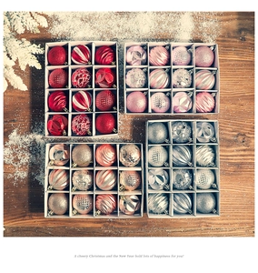 Detailed set of 16 decorative Christmas balls in red, pink, rose gold and silver colors