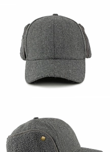 Detalle de gorra de béisbol de invierno con lana gruesa y orejeras de forro polar