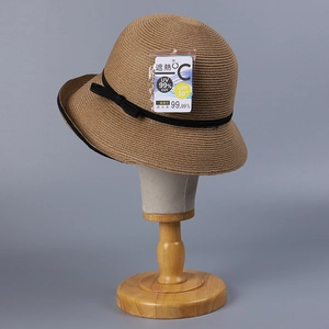 Eleganter Sonnenhut aus Zellulosefaser mit schwarzer Schleife und UPF 50+ Schutz