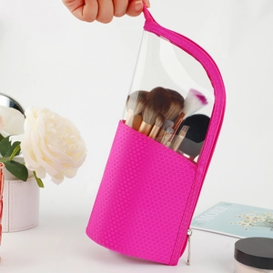 Trousse à maquillage minimaliste étanche avec texture nid d'abeille en rose rouge