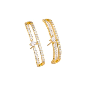 Boucles d'oreilles doubles dorées avec un zircon carré central et un design en arc long