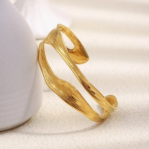 Minimalist 18K gold plated stainless steel wave textured double-layer bangle for women