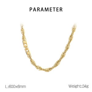 Détail montrant la chaîne torsadée en acier inoxydable plaqué or 18K de 600x6mm