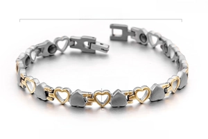 Dettaglio delle dimensioni del bracciale a cuore in acciaio inossidabile con pietre magnetiche