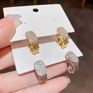 Elegante Geometrische Full Strass Creolen Kupfer Vergoldet Rechteckige Ohrenschnallen Mode Schmuck Für Damen Hochzeit