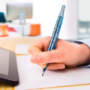 Bolígrafo de arena movediza con purpurina azul y punta de metal plateado brillante